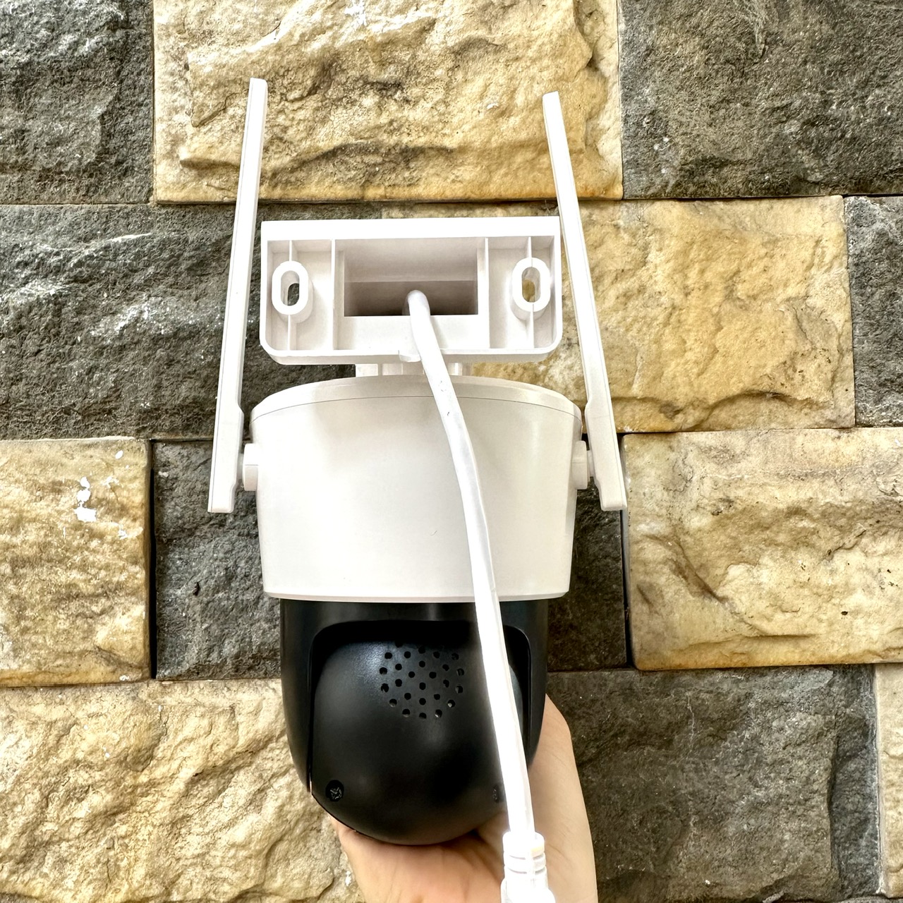 Camera Hopeway 3 Mắt Xem 3 Hướng 6M Hình Siêu Nét- Đàm Thoại 2 Chiều- Báo Động Chống Trộm- Wifi Không Dây
