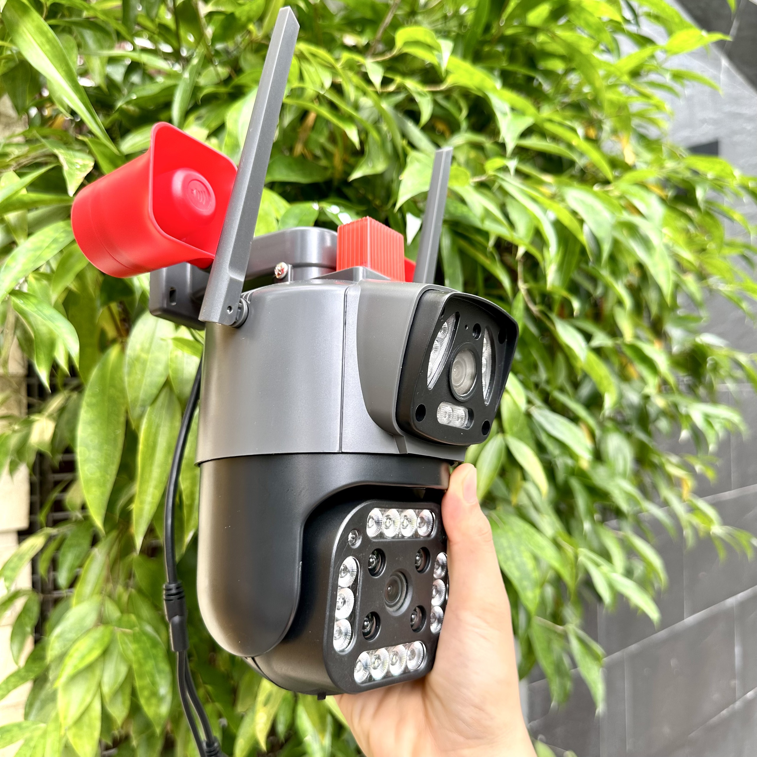 Camera YOOSEE PTZ 2 Mắt (LOA SIÊU TO) 8.0M 4K Xoay 360 Độ- Xem 2 Vị Trí Khác Nhau Trên 1 Camera- Đàm Thoại 2 Chiều- Báo Động Chống Trộm- Ban Đêm Có Màu- Wifi Không Dây Ngoài Trời