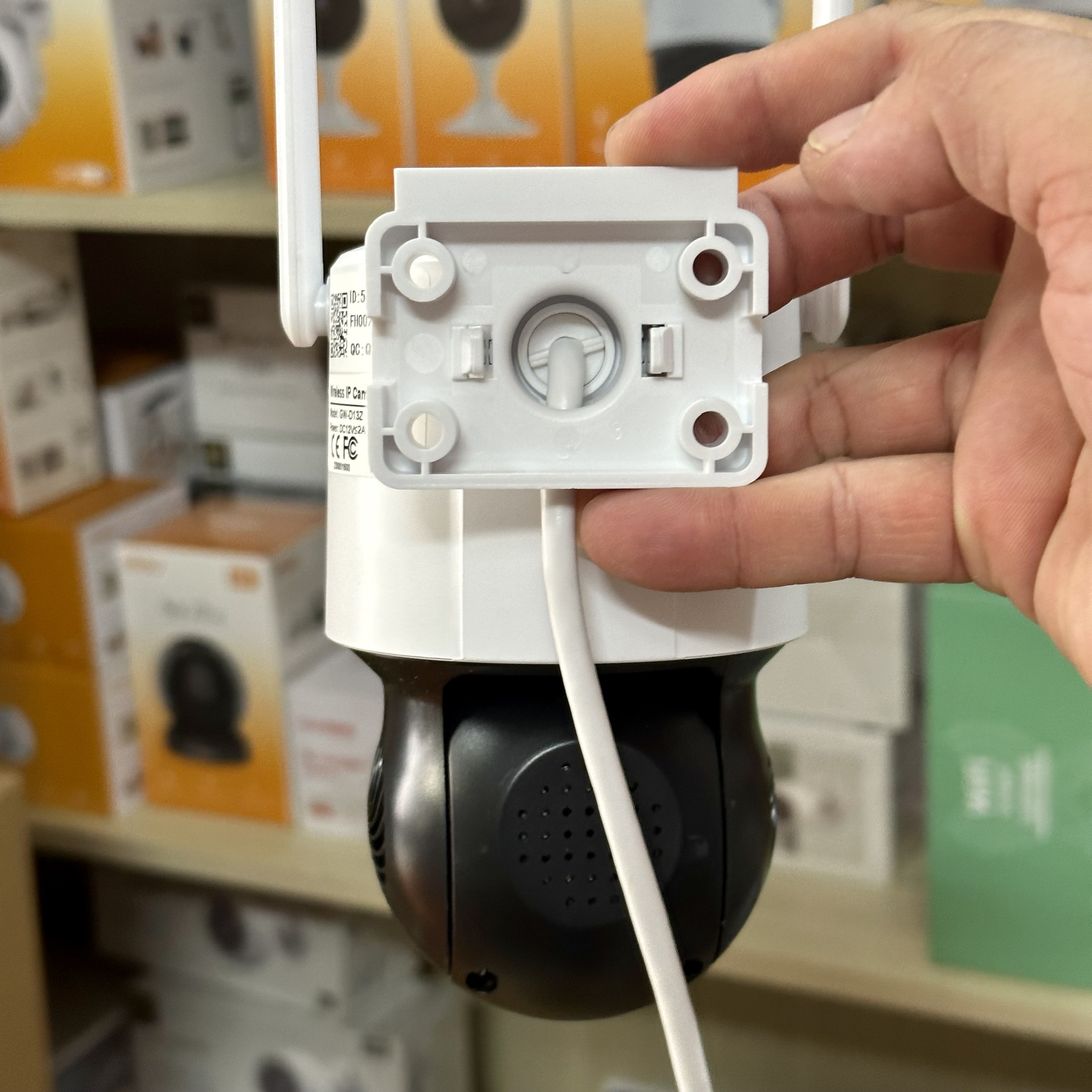 Camera YOOSEE PTZ 2 Mắt 5M (Mẫu Mới) Xoay 360 Độ- Xem 2 Vị Trí Khác Nhau Trên 1 Camera- Đàm Thoại 2 Chiều- Báo Động Chống Trộm- Ban Đêm Có Màu- Wifi Không Dây Ngoài Trời