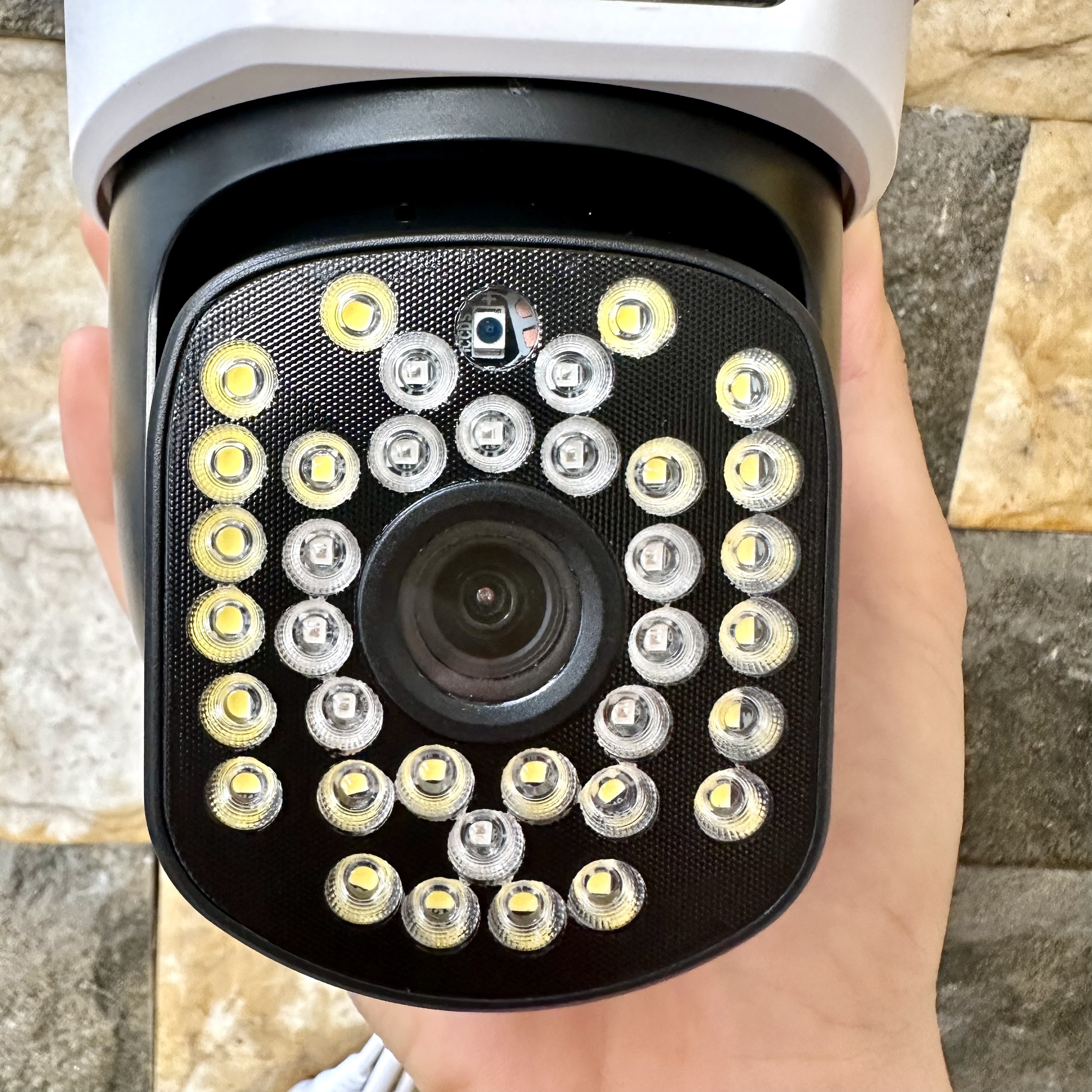 Camera YOOSEE PTZ 2 Mắt 8.0Mp 44 Đèn Led Siêu Sáng Xoay 360 Độ- Xem 2 Vị Trí Khác Nhau Trên 1 Camera- Đàm Thoại 2 Chiều- Báo Động Chống Trộm- Ban Đêm Có Màu- Wifi Không Dây Ngoài Trời