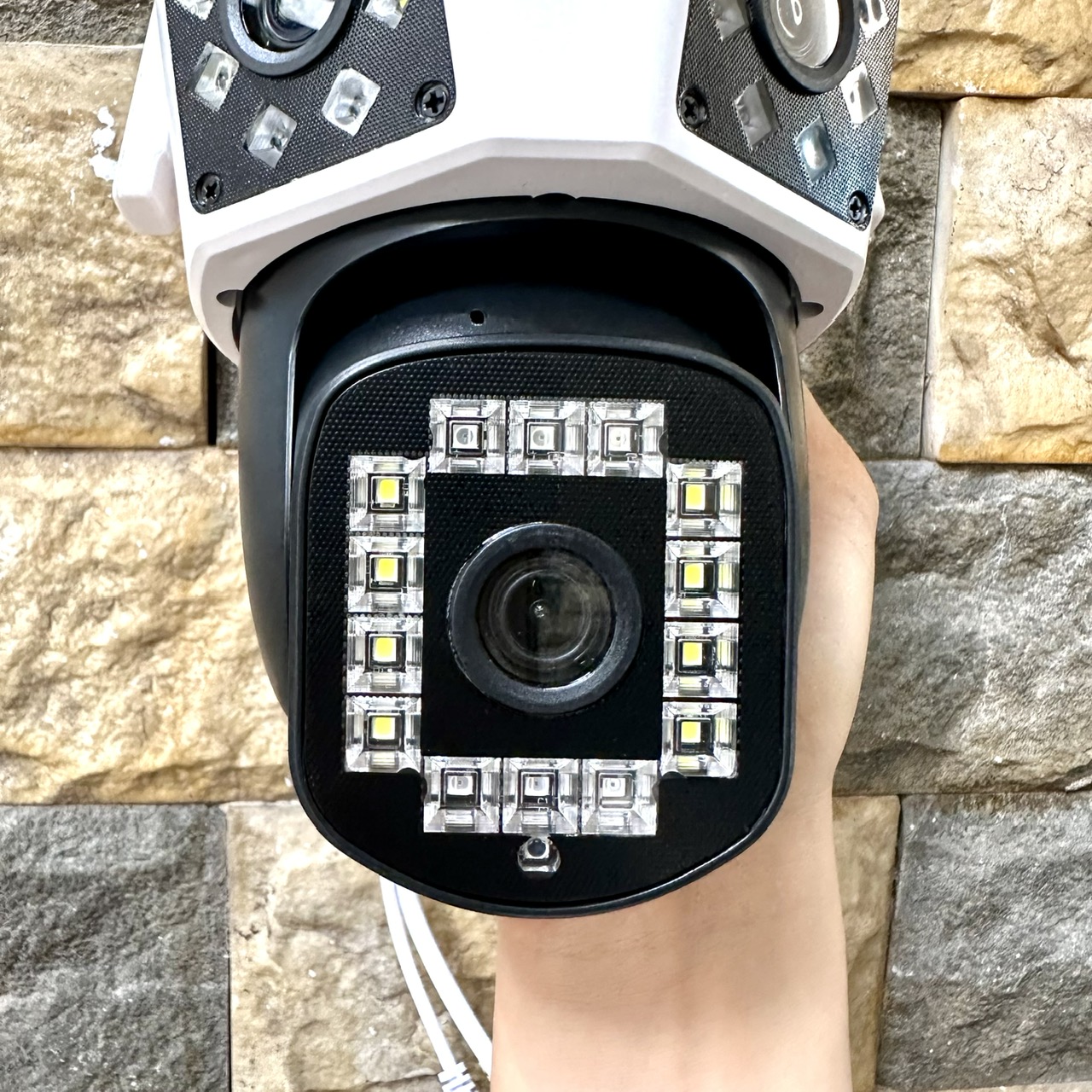 Camera Hopeway 3 Mắt Xem 3 Hướng 6M Hình Siêu Nét- Đàm Thoại 2 Chiều- Báo Động Chống Trộm- Wifi Không Dây