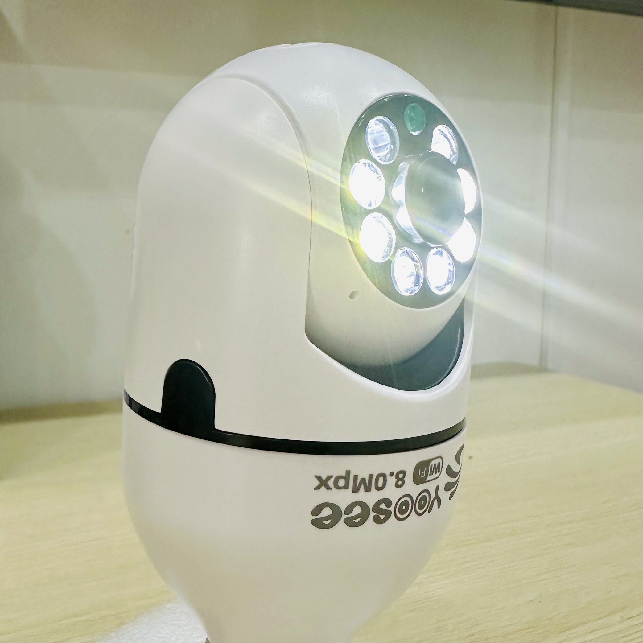 Camera YOOSEE HK212 Xoay 360 Độ Hình Dạng Bóng Đèn 8M- Đàm Thoại 2 Chiều-  Ban Đêm Có Màu- Báo Động Chống Trộm- Wifi Không Dây Trong Nhà