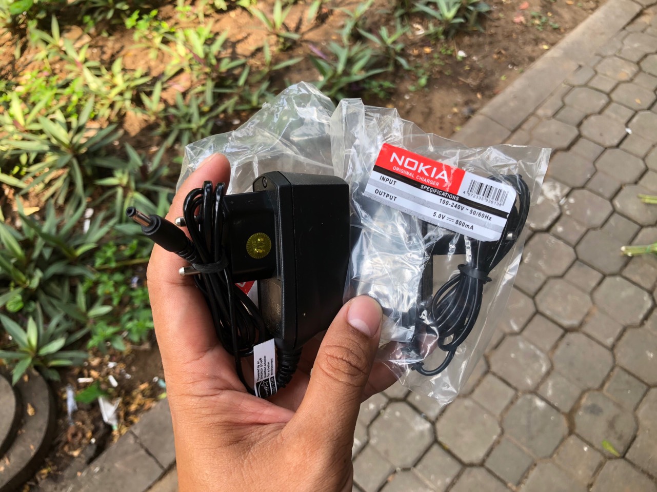 [13.5]Sạc Nokia chân to 6100