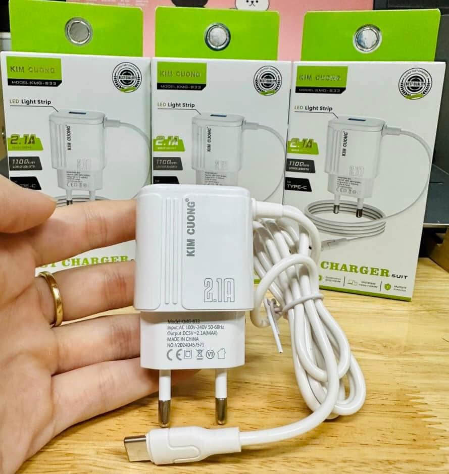 [SE20.7]Sạc kim Cương kèm dây type C KMG  833 2.1A + đầu sạc usb