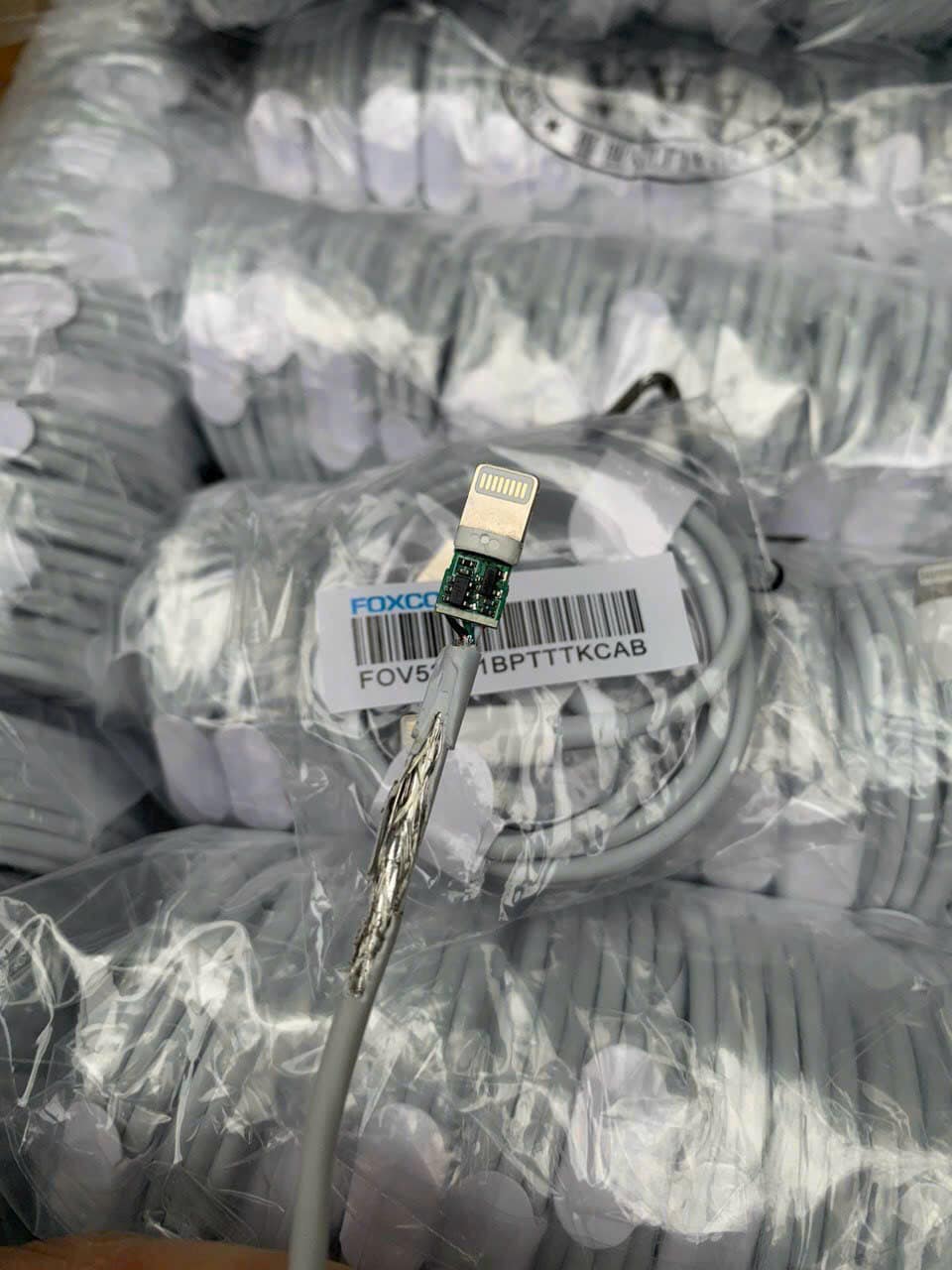 [SE9.7] Cáp sạc Iphone X 6ic bọc kẽm xài tốt