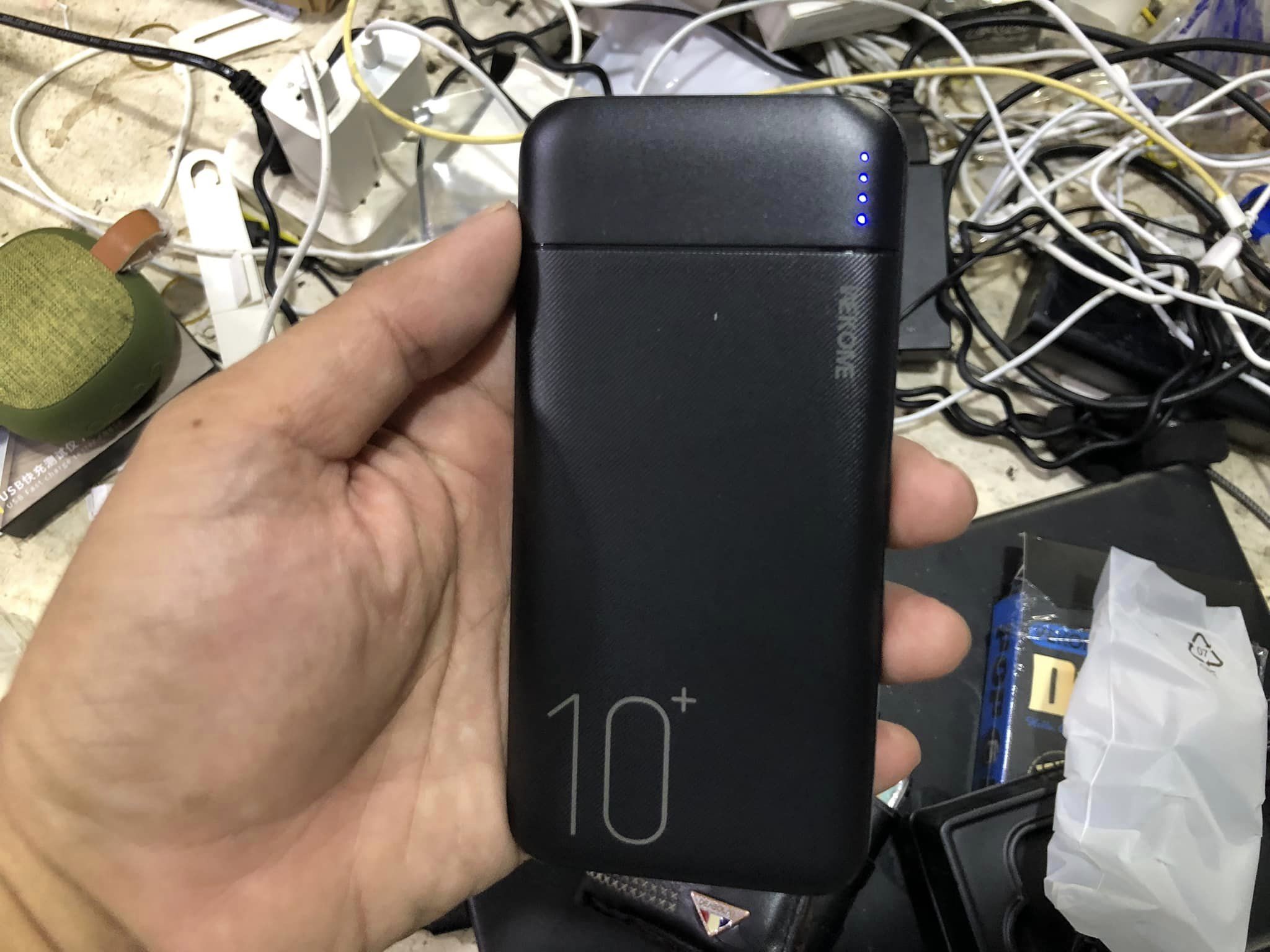 [SE93]Sạc dự phòng wekome wp 01 10.000 mAH
