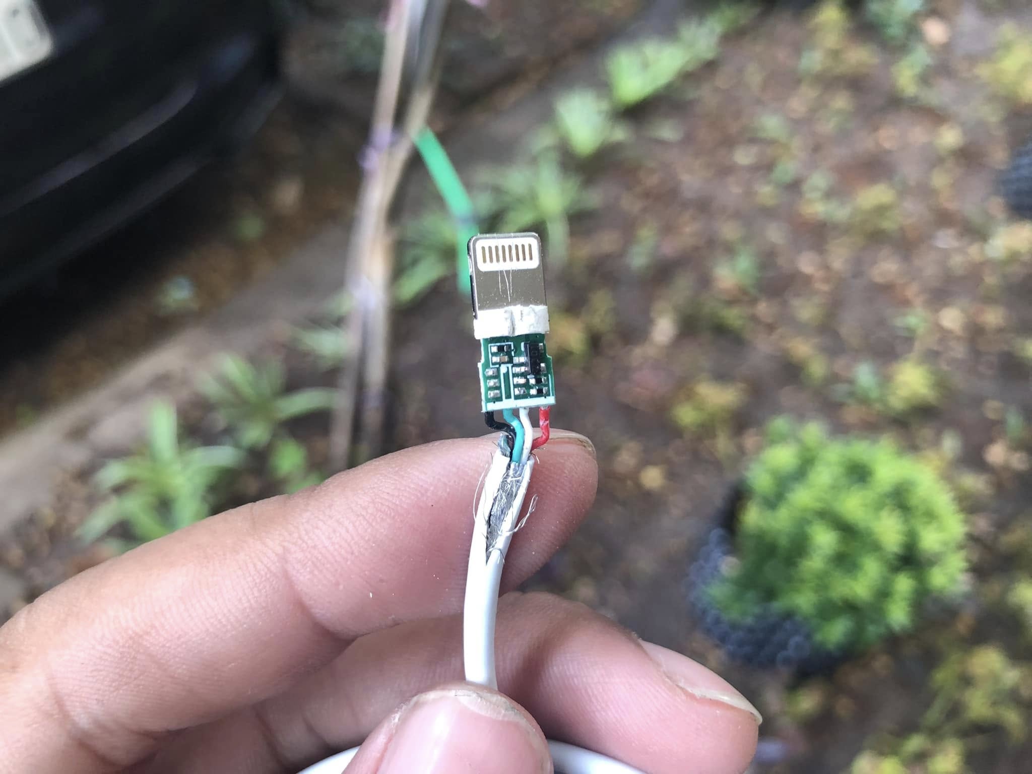 [SE8] Cáp sạc iphone đang lưới kẽm