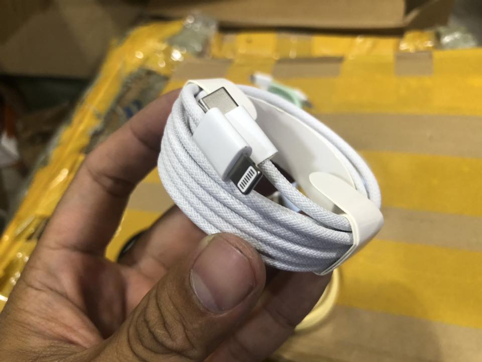 [SE22] Cáp Dù 2m Type C to Lighning chuẩn 20w