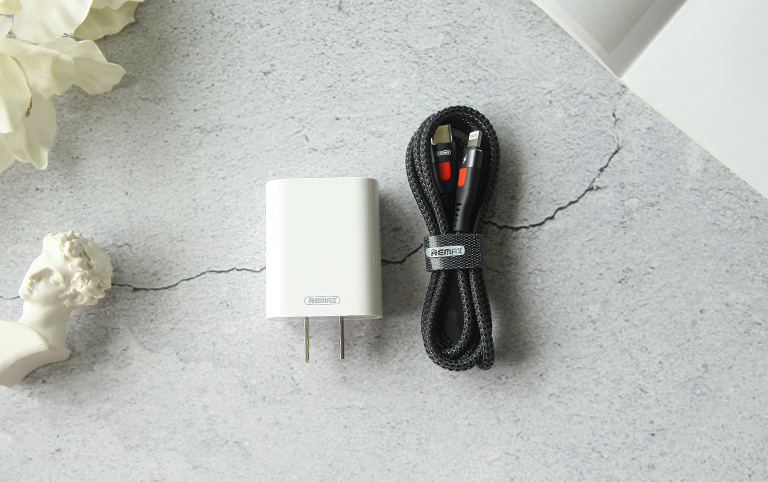 [SE79]Củ sạc nhanh chân Type C 20W Remax RP-U70