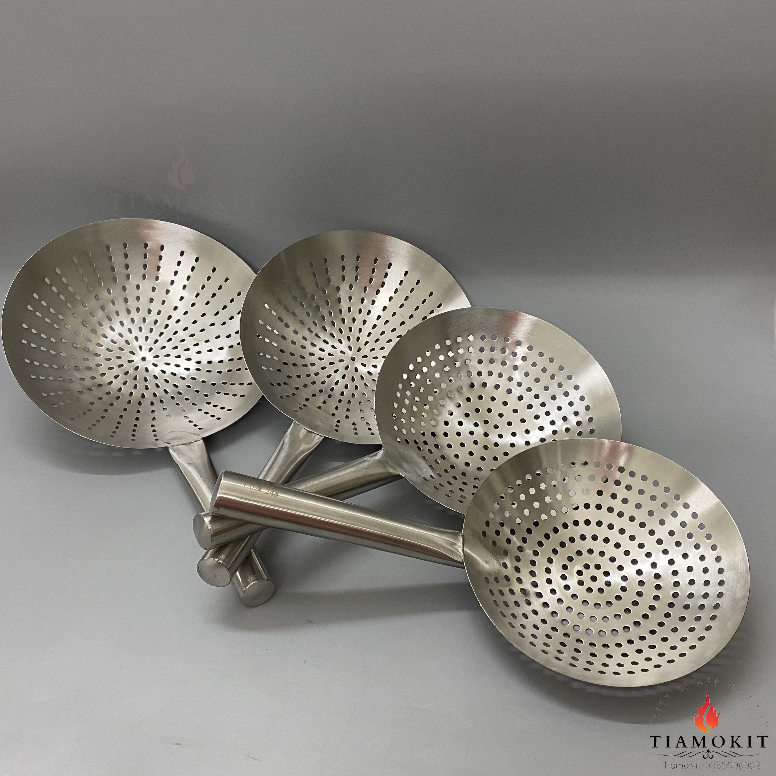 CHAO XƯƠNG CÁN INOX 24 - 30 CM