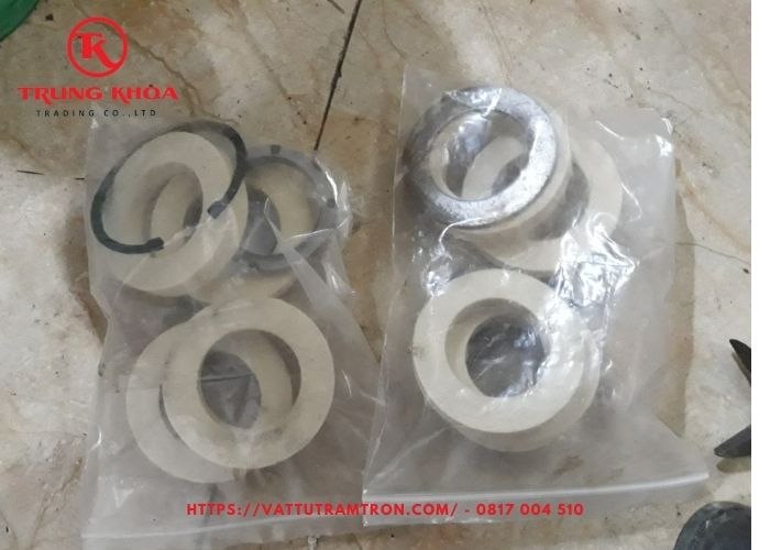 Phớt dạ chặn xi măng 2