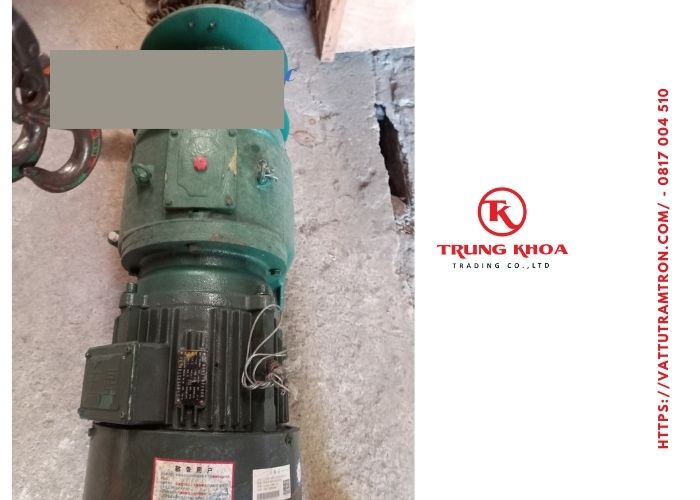 Động cơ gầu kíp trạm trộm JS  3