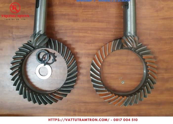 Bánh răng côn xoắn hộp giảm tốc cối trộn bê tông 1.5m3 3