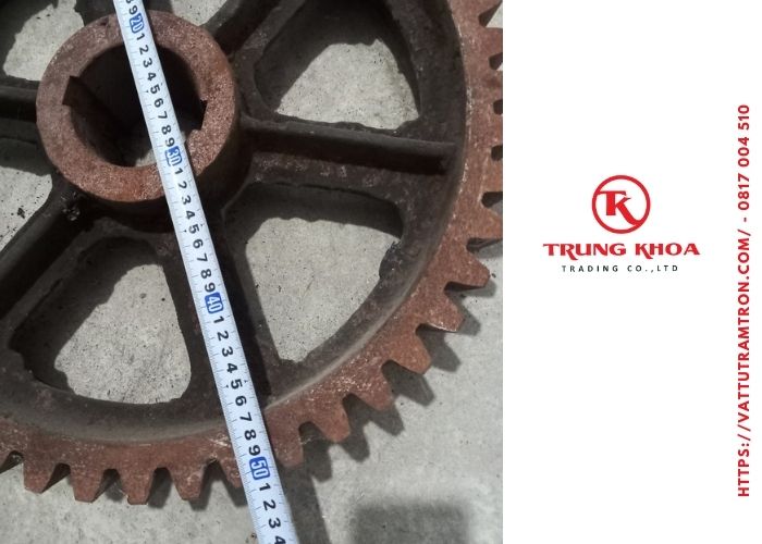 Bánh răng lớn bên ngoài hộp giảm tốc trạm JS750-3