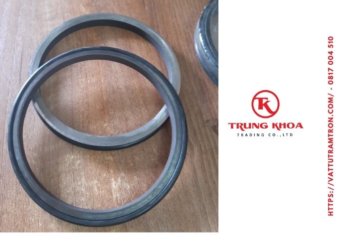 Mặt chà cho bộ làm kín cối trộn bê tông 3