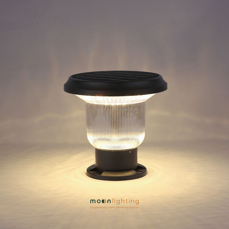 Thử nghiệm thực tế ánh sáng vàng đèn trụ MG-SL1612 Thử nghiệm thực tế chế độ ánh sáng vàng ấm áp lan tỏa từ chao PC gân dọc lượn sóng của đèn trụ năng lượng mặt trời MG-SL1612 Moon Lighting