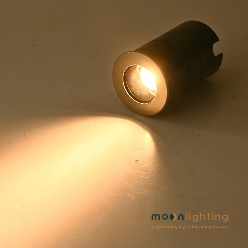 Hình ảnh thực tế thử ánh sáng vàng ấm đèn LED âm đất siêu nhỏ MG-316 Series Moon Lighting