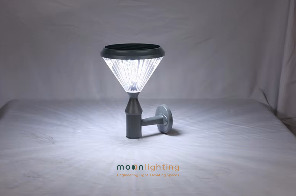 Đèn gắn tường năng lượng mặt trời MG-SL1803 ánh sáng trắng Trải nghiệm thực tế hiệu ứng ánh sáng màu trắng sắc nét của đèn gắn tường năng lượng mặt trời MG-SL1803 Moon Lighting