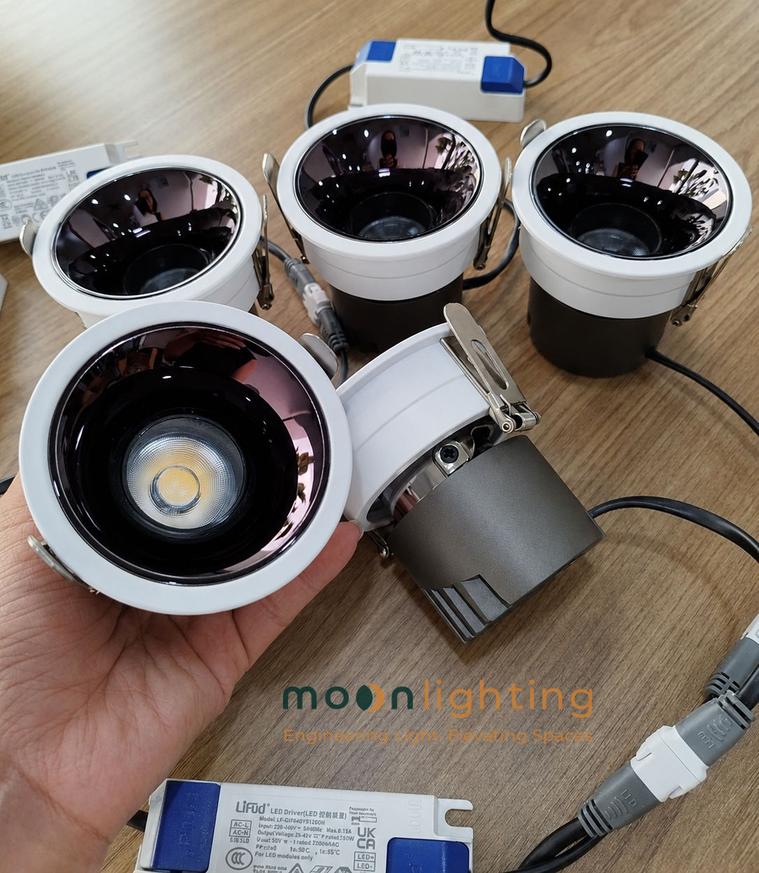Ảnh thực tế sản phẩm Đèn LED Spotlight Âm Trần MG-M5B01-10 chi tiết