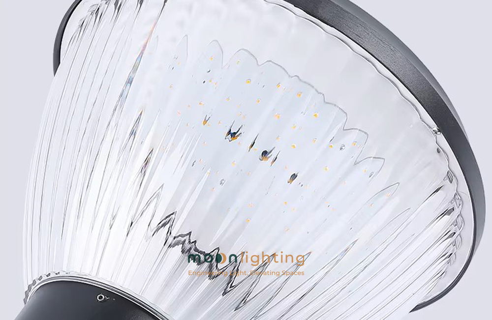 Cận cảnh chao đèn nhựa PC cao cấp thiết kế sọc nổi (Fluted) tán quang ánh sáng đồng đều 360 độ đèn trụ năng lượng mặt trời MG-SL1611 Moon Lighting