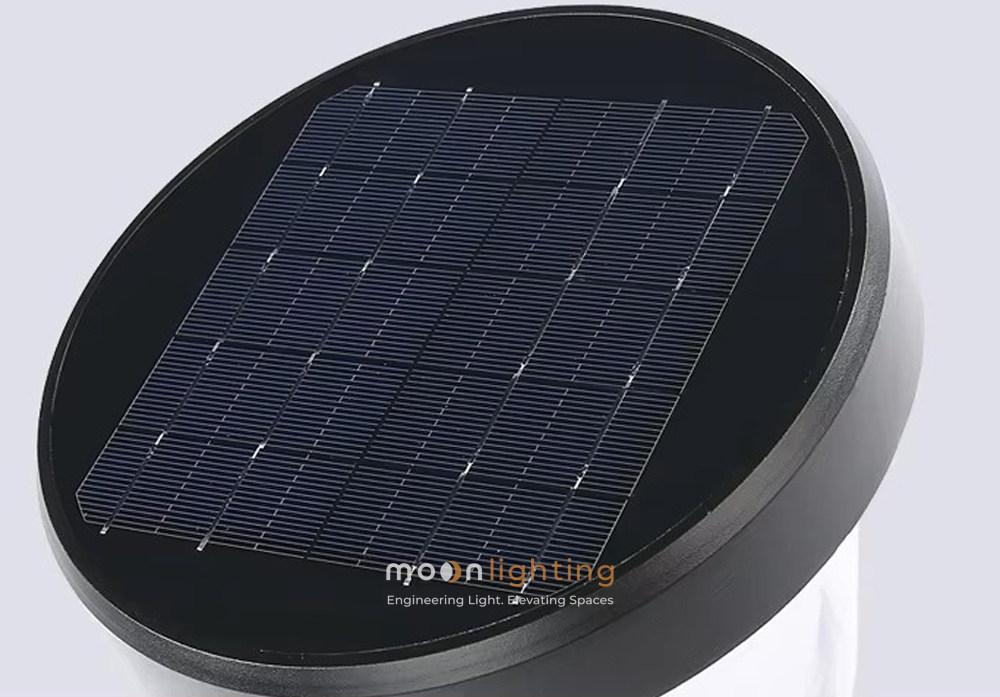 Tấm pin thu năng lượng mặt trời Mono sạc nhanh đèn trụ MG-SL1610 Cận cảnh bề mặt tấm pin năng lượng mặt trời Mono đơn tinh thể sạc nhanh hiệu suất cao tích hợp trên đỉnh đèn trụ cổng MG-SL1610 Moon Lighting