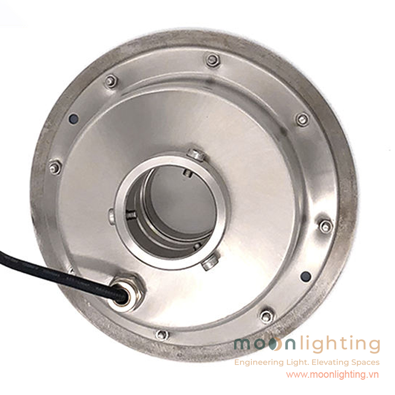 Cận cảnh mặt đáy đế Inox 304/316 tản nhiệt nguyên khối của Đèn LED Âm Nước Bánh Xe MG-503 Series