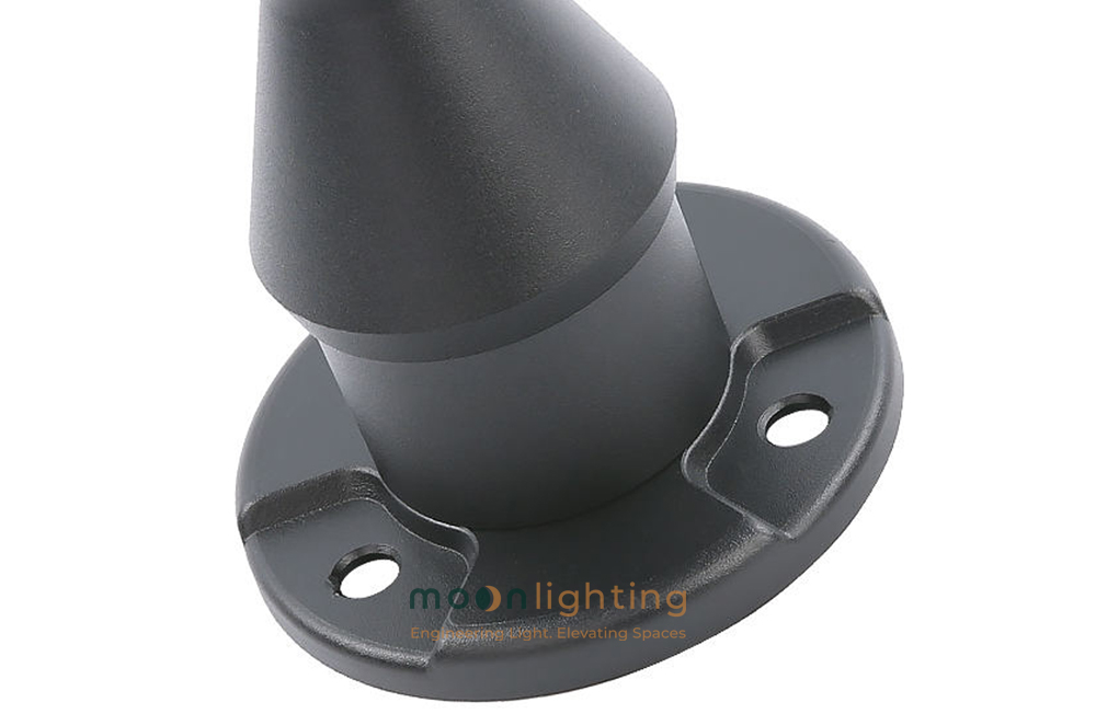 Cận cảnh phần bệ đỡ loe bằng hợp kim nhôm đúc sơn tĩnh điện chắc chắn và các lỗ bắt vít định vị của đèn trụ năng lượng mặt trời MG-SL1609 Moon Lighting