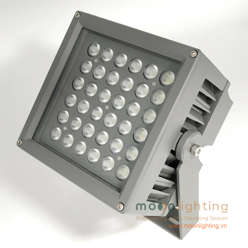 Mặt kính cường lực và thấu kính hội tụ quang học đèn LED rọi cột MG-608 Series Cận cảnh mặt trước kính cường lực bảo vệ cùng hệ thống thấu kính hội tụ quang học cao cấp rọi cột mặt tiền của đèn LED chiếu điểm MG-608 Series Moon Lighting