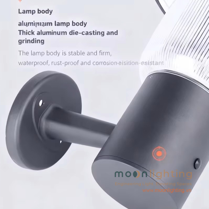 Thân nhôm đúc sơn tĩnh điện đèn gắn tường MG-SL1508 Cận cảnh thân vỏ nhôm đúc dày dặn phủ sơn mờ tĩnh điện chống ăn mòn và nút công tắc kháng nước của đèn gắn tường năng lượng mặt trời MG-SL1508 Moon Lighting