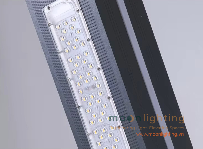Cụm chip LED thấu kính mờ tán quang chống lóa mắt đèn MG-SL018 Cận cảnh mặt cụm chip LED chiếu sáng cao cấp trang bị thấu kính chống lóa mắt chuẩn UGR<19 trên đèn sân vườn MG-SL018