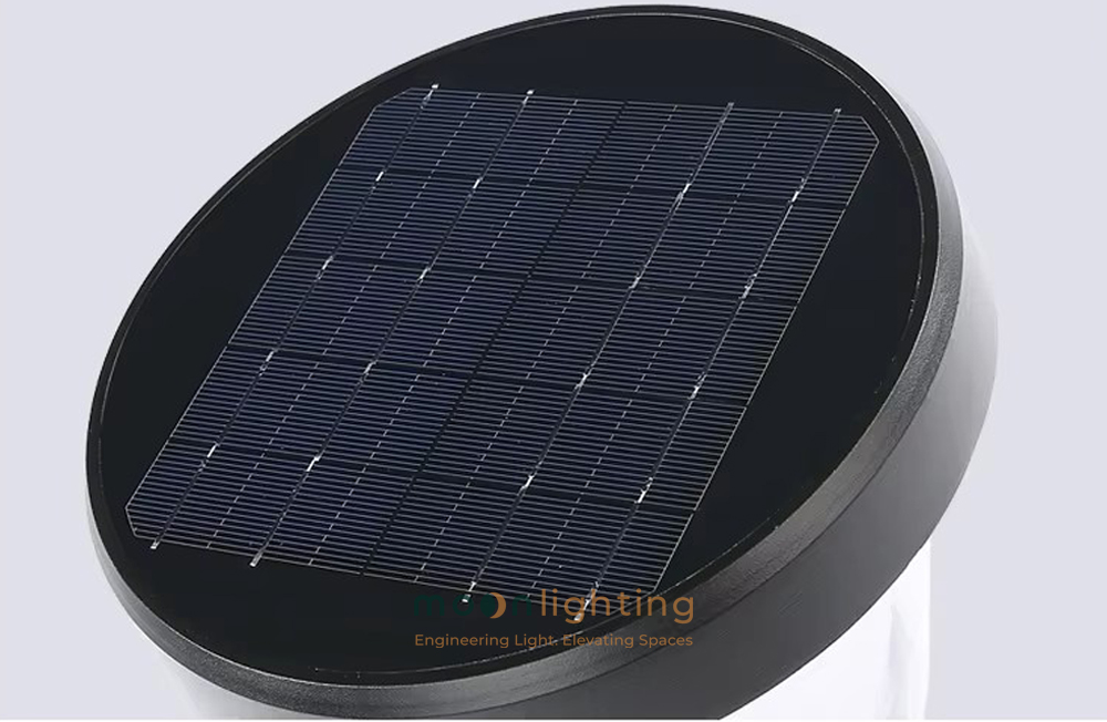 Cận cảnh mặt tấm pin năng lượng mặt trời Mono đơn tinh thể sạc nhanh hiệu suất cao gắn trên đỉnh đèn trụ MG-SL1609 Moon Lighting