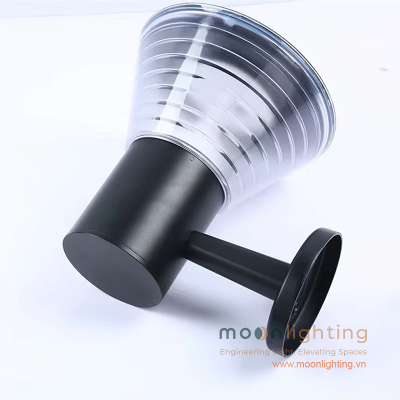 Chi tiết góc nghiêng cấu trúc thân nhôm đúc và chân đế gắn tường chắc chắn của đèn gắn tường năng lượng mặt trời MG-SL1510 Moon Lighting