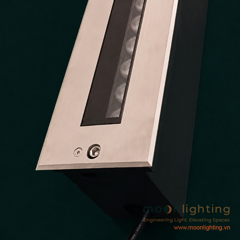 Ứng dụng chiếu sáng cột sảnh khách sạn resort bằng đèn LED thanh âm đất điều chỉnh góc chiếu 10x60 độ MG-317
