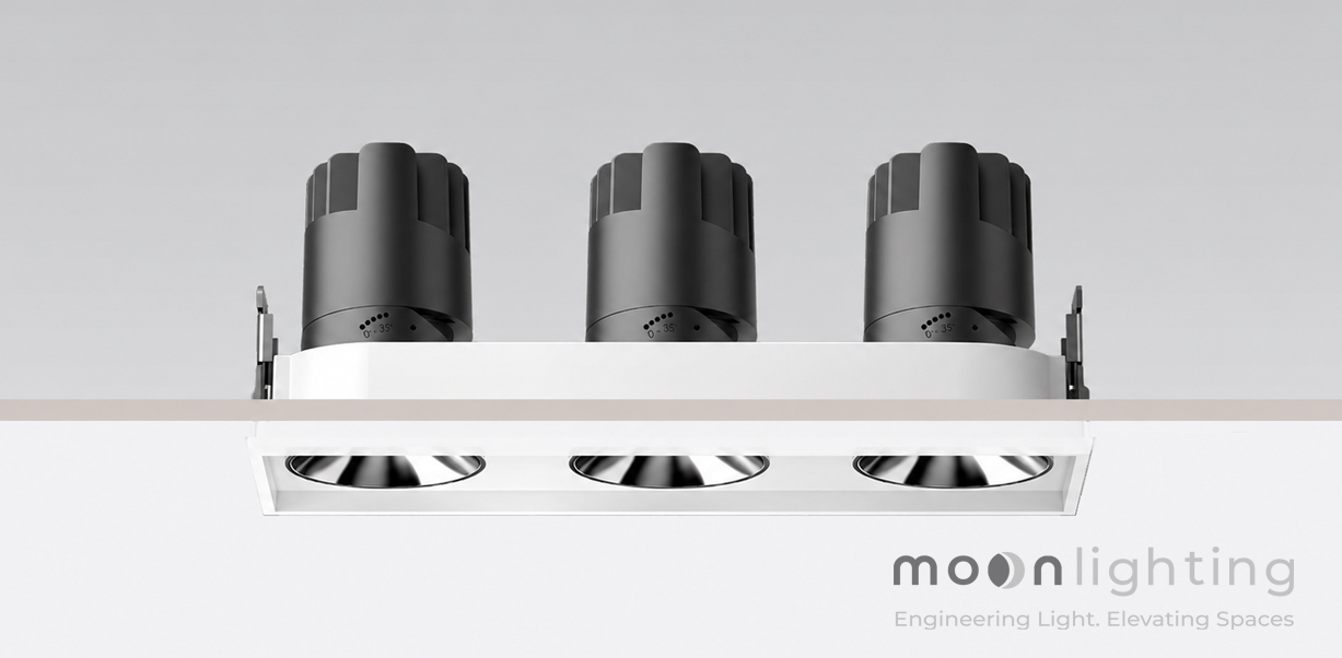 Phối cảnh sử dụng đèn Spotlight 3 bóng vuông MG-100302P55-3 cho phòng khách biệt thự luxury