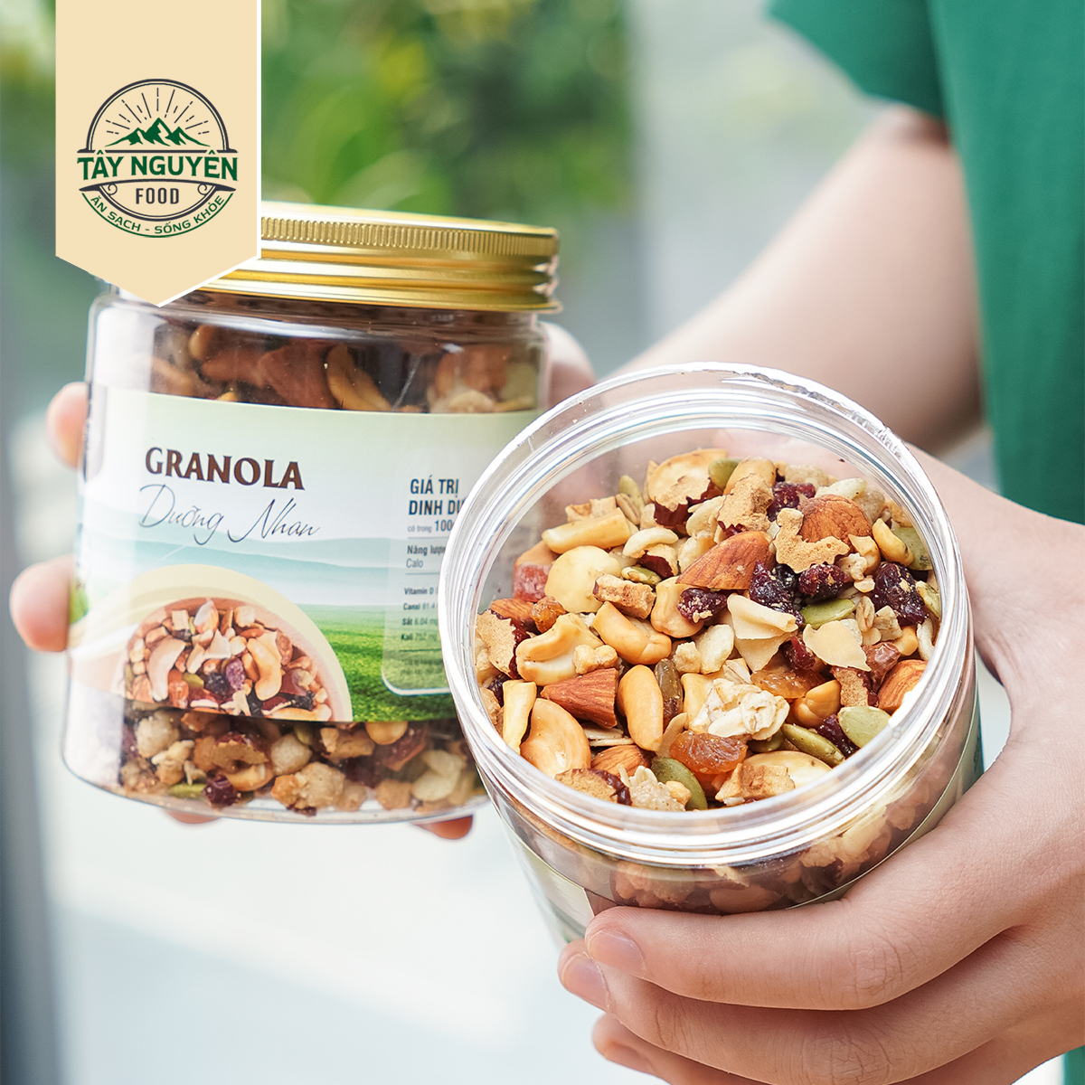 Granola dưỡng nhan ở ngoài tầm vũ trụ, vì nó ngon quá trời luôn!