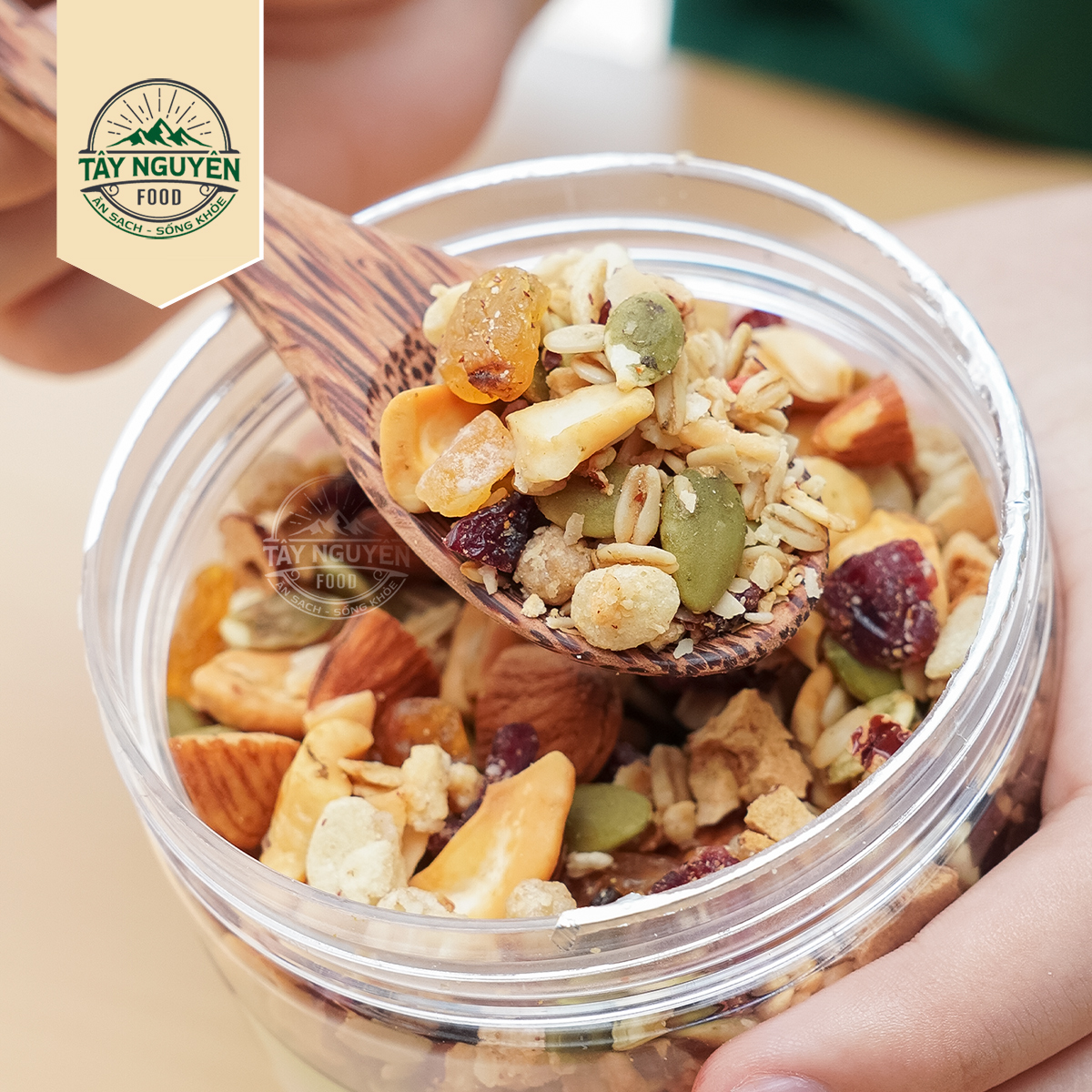 Combo 3 Granola dưỡng nhan kèm Cà phê sữa và Cà phê đen