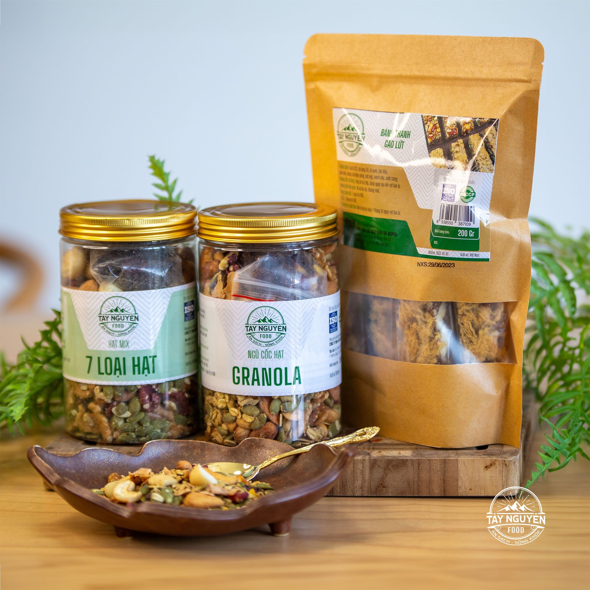 Combo Granola & Hạt dinh dưỡng kèm Thanh gạo lứt chà bông