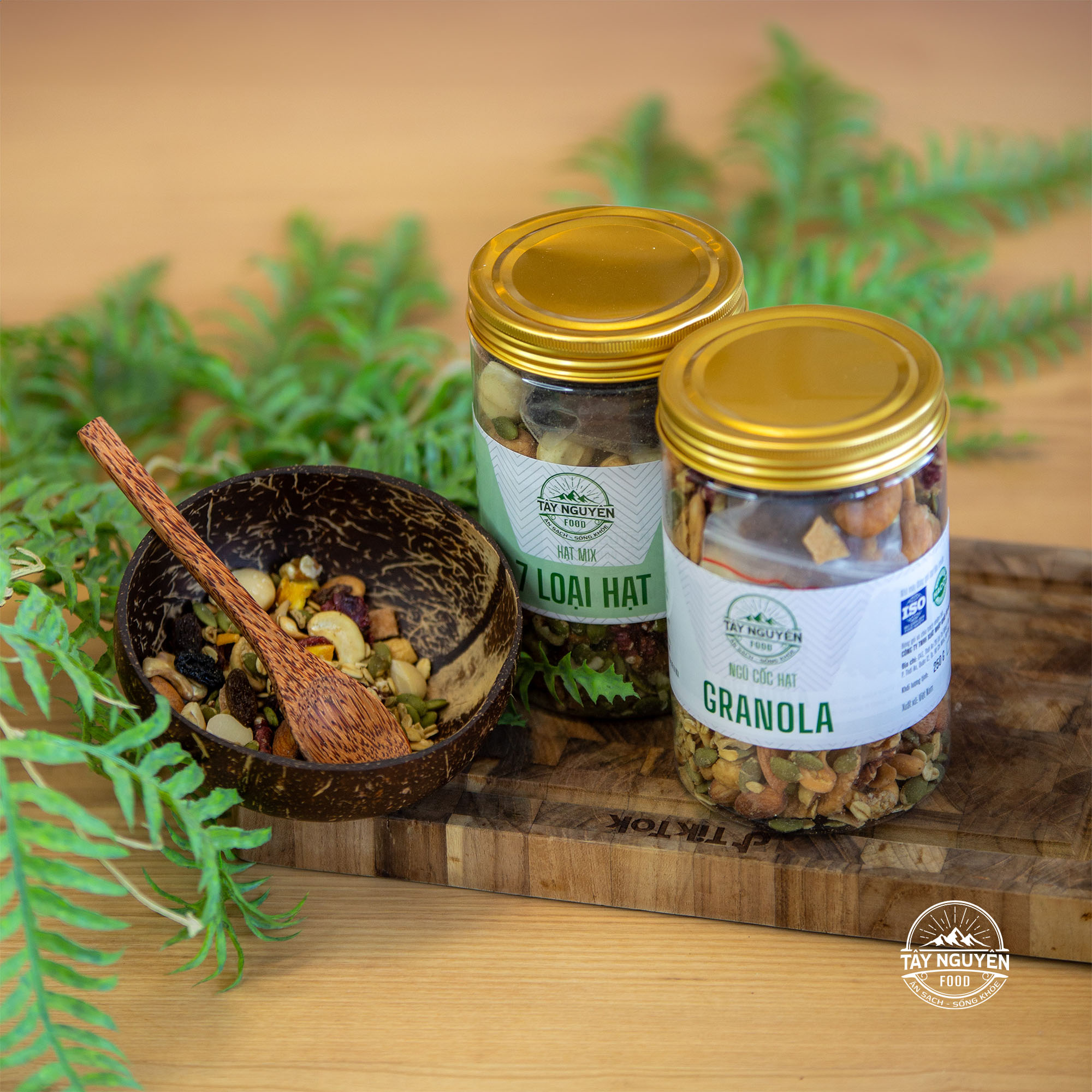 Combo Granola và Hạt dinh dưỡng kèm Bộ gáo dừa thìa gỗ