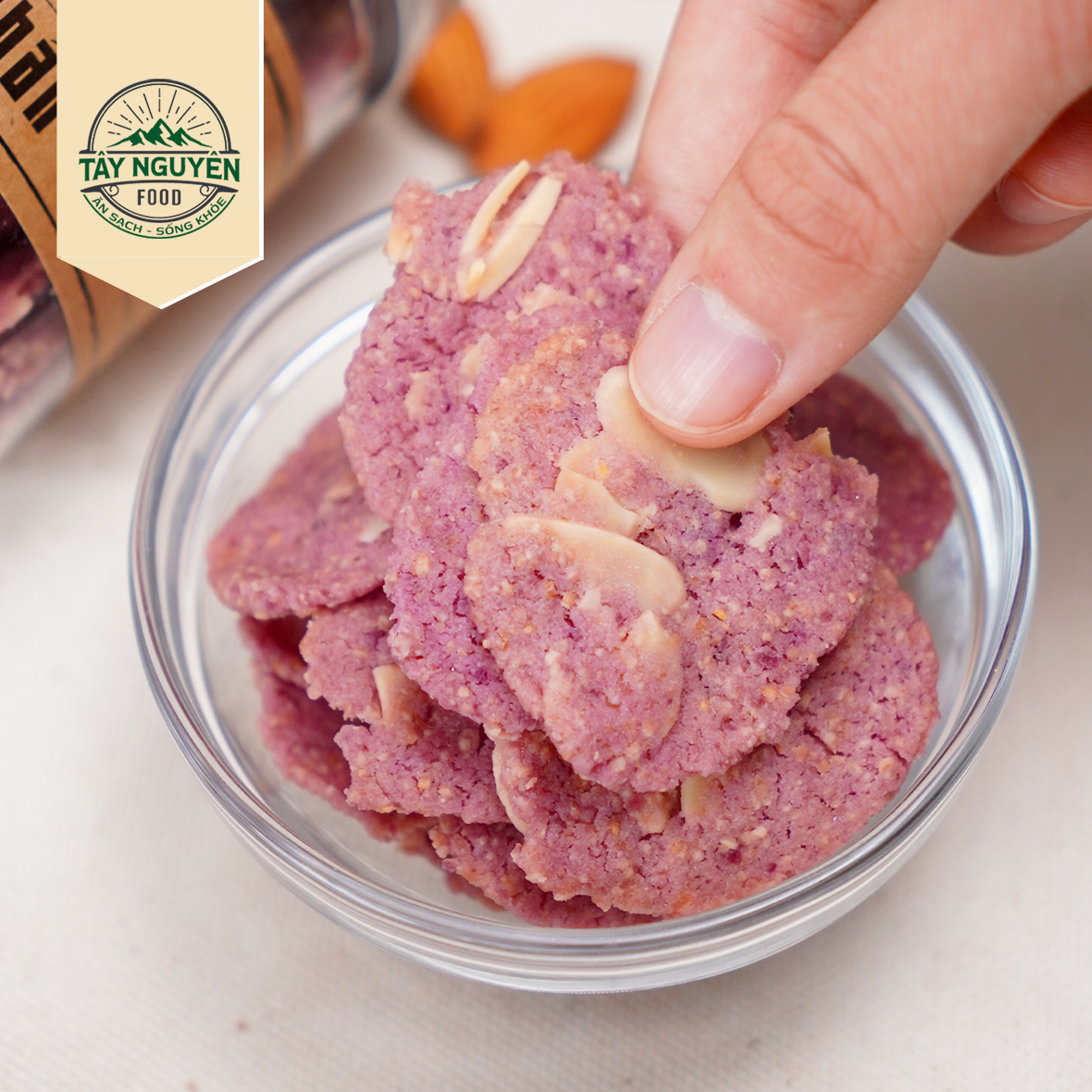 Bánh Khoai Mỡ Hạnh Nhân