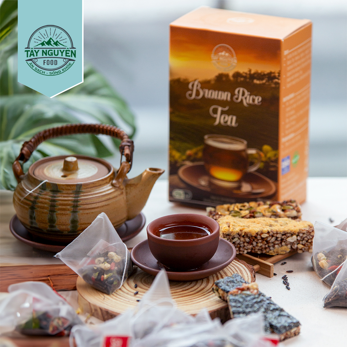 Combo 2 Granola loại 400G và 1 Trà gạo lứt tặng Bình đựng nước