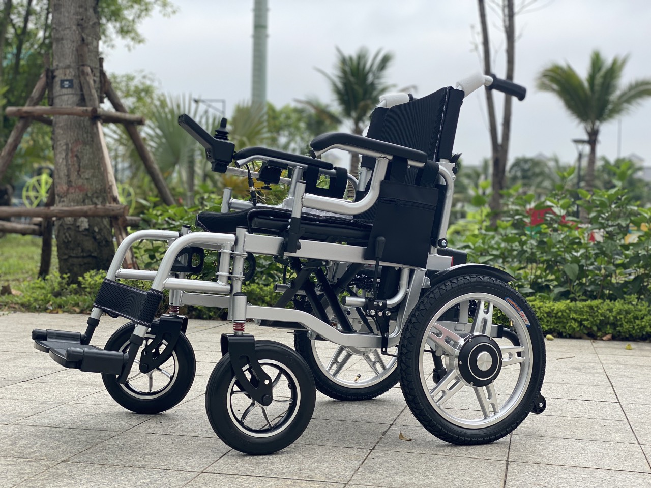 5 MẪU XE LĂN ĐIỆN TỐT NHẤT 2023