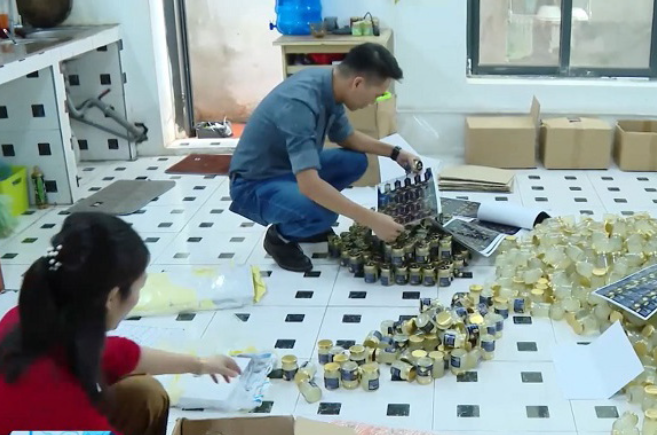 Tạm giữ hơn 93.000 hũ yến chưng không rõ nguồn gốc ở Hà Nội