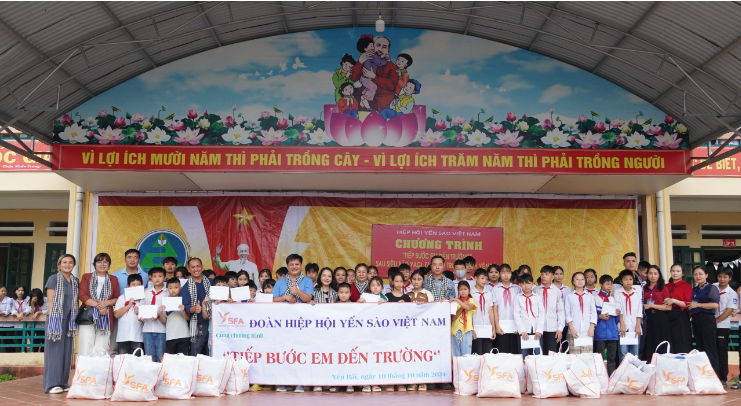Hiệp hội Yến Sào Việt Nam chung tay “Tiếp bước em đến trường” tại Yên Bái sau siêu bão Yagi