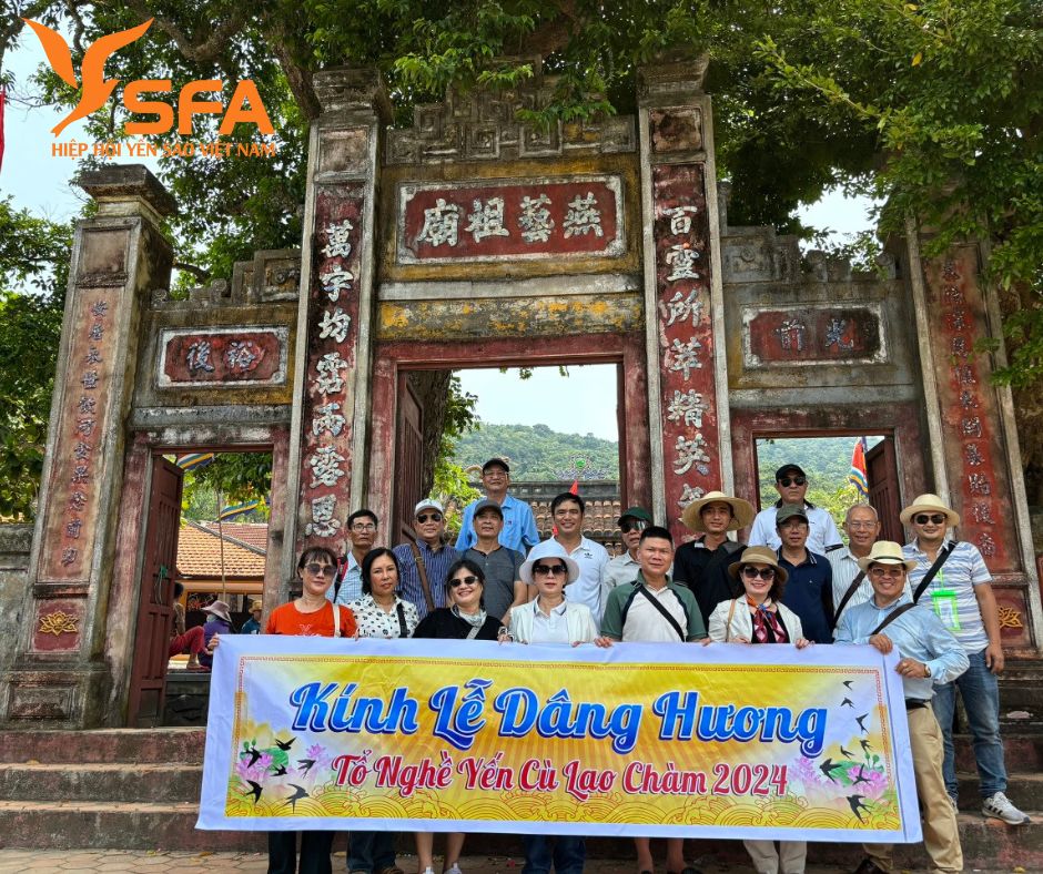 Đông Đảo Người Làm Nghề Tề Tựu Về Cù Lao Chàm Tham Dự Lễ Giỗ Tổ Nghề Yến