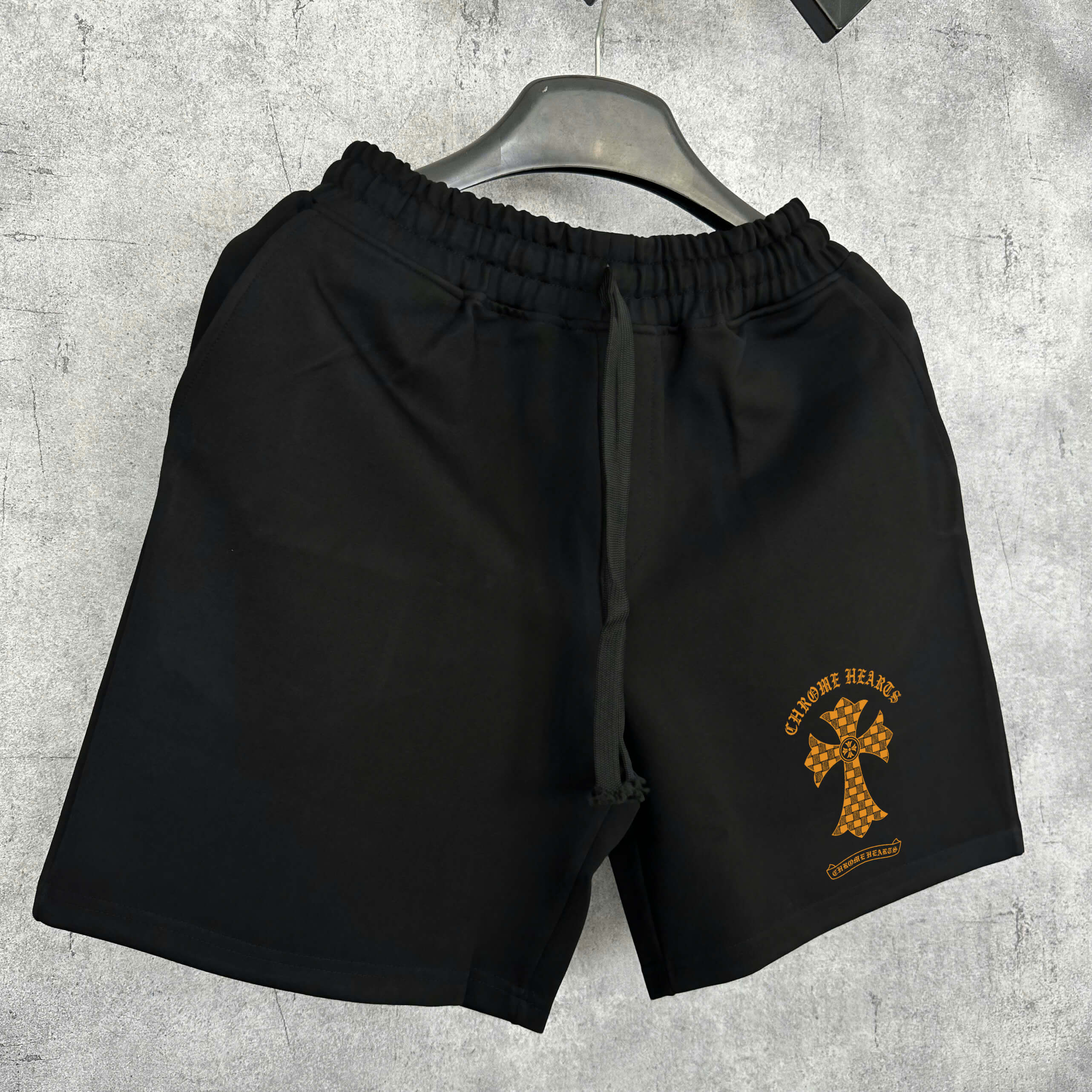 Quần Shorts Nỉ Chrome Hearts Gold Camo Cross Form Rộng – Streetwears SG