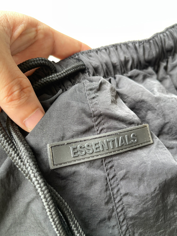Quần Short Dù Nhăn ESSENTIALS 08 Thỏ Anti Social - SWSG Store