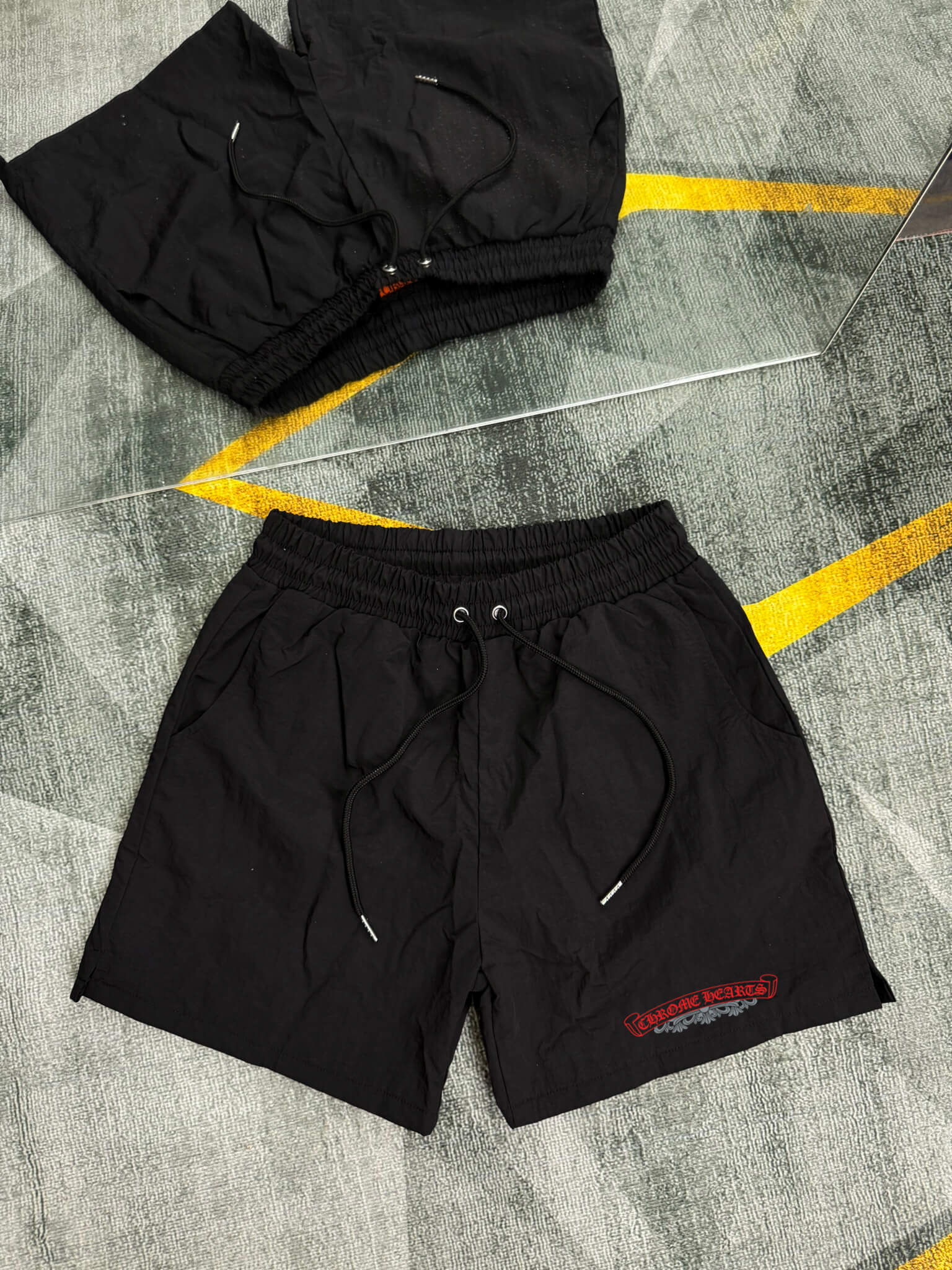Quần Shorts Dù Chrome Hearts Red Script Form Rộng – Streetwears SG