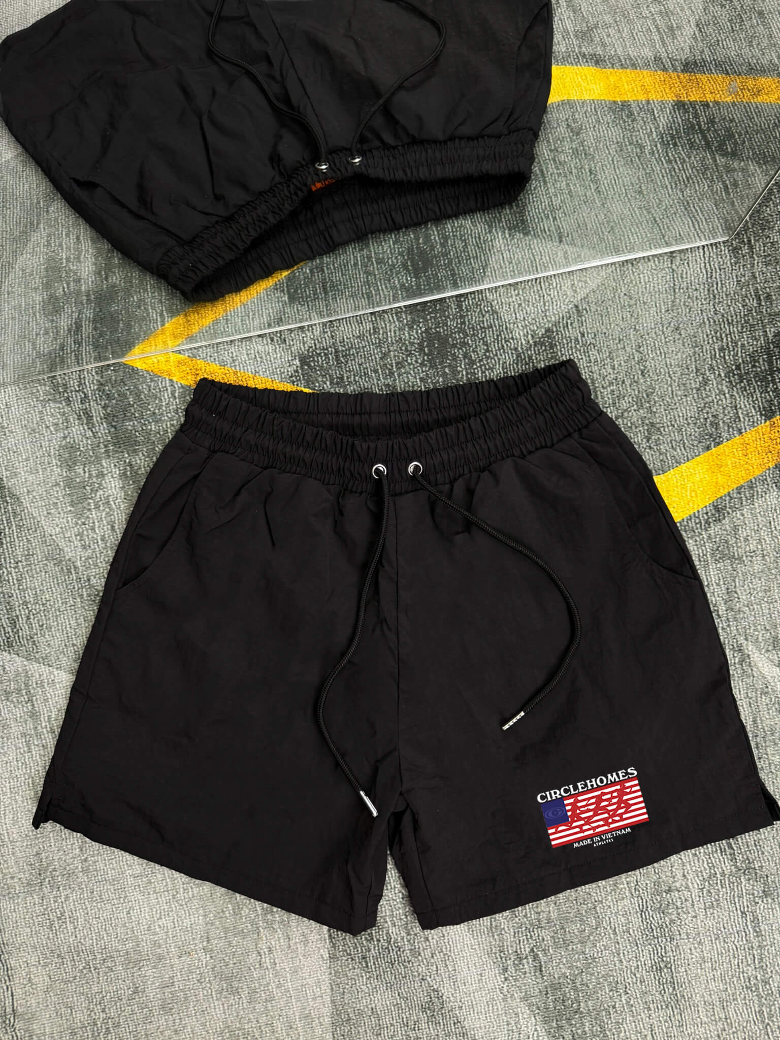 Quần Shorts Dù CircleHomes Flag Graphic Form Rộng – Streetwears SG