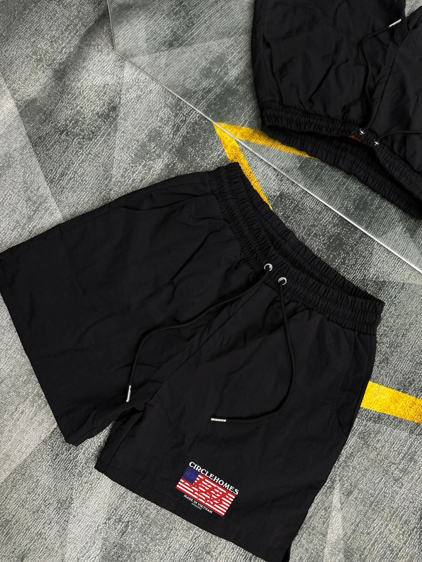 Quần Shorts Dù CircleHomes Flag Graphic Form Rộng – Streetwears SG