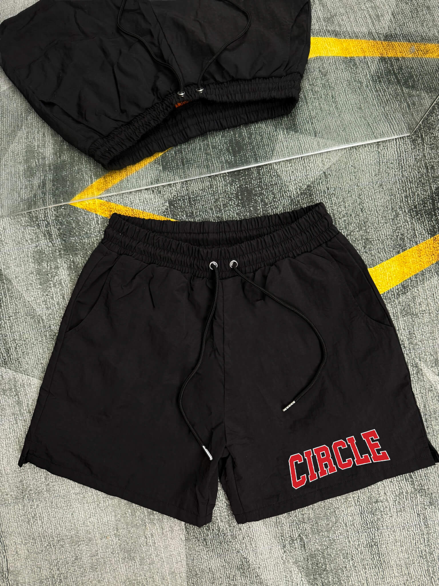 Quần Shorts Dù Circle Red Logo Form Rộng – Streetwears SG